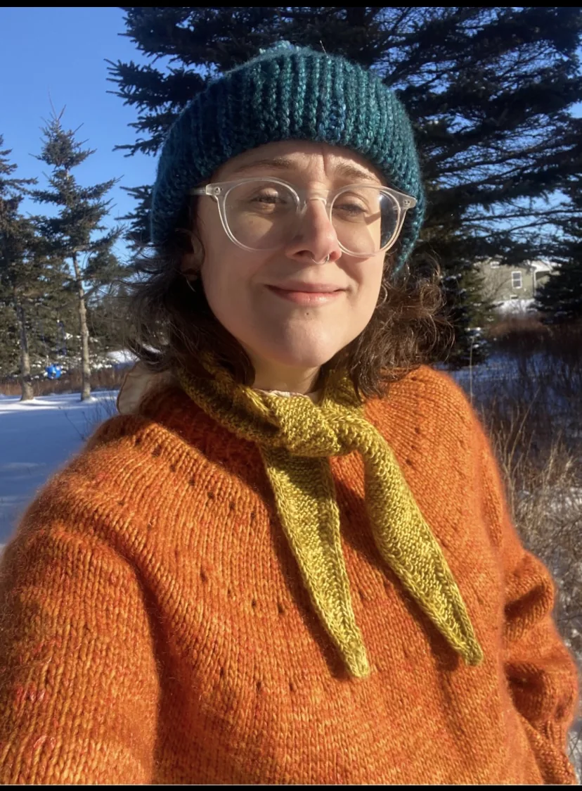 Erika rocking some me-made handknits!